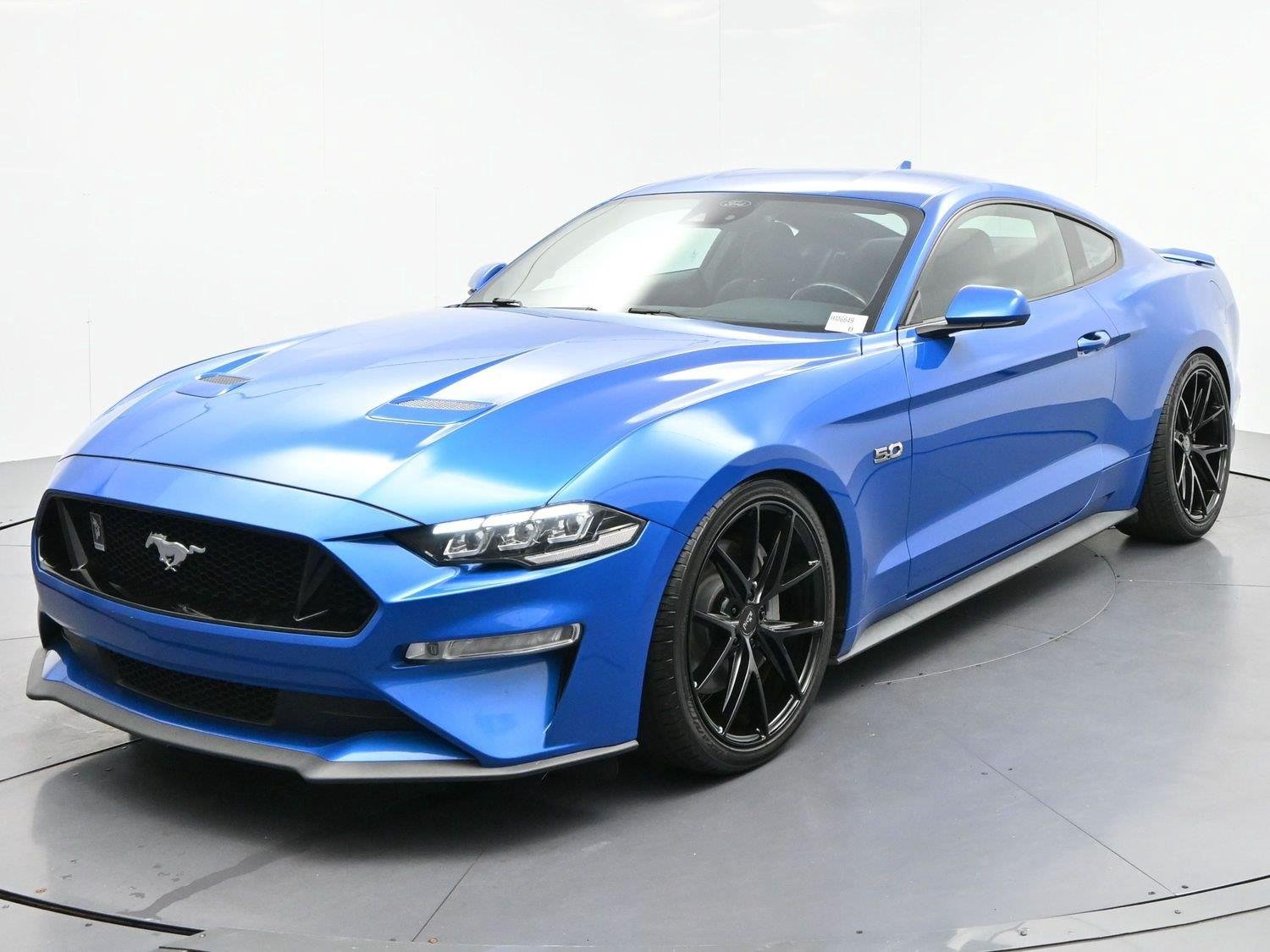 Used 2021 Velocity Blue Ford GT image 3