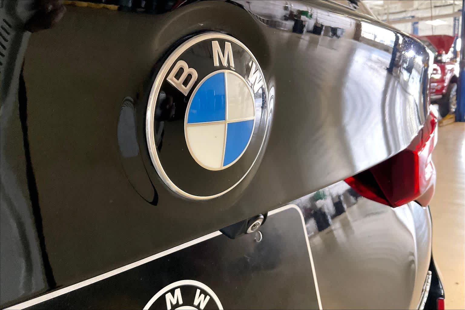 Used 2019 Black Sapphire Metallic BMW xDrive30i image 31