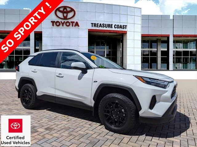 2024 Toyota RAV4 XLE FWD's photo