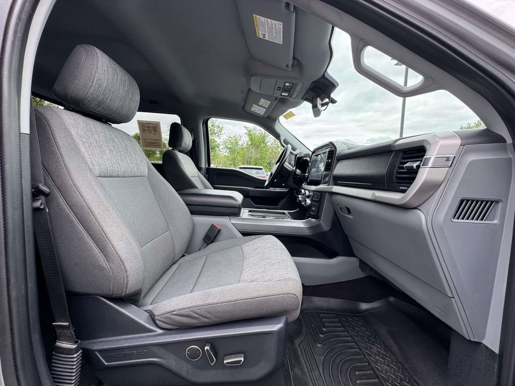 Used 2021 Silver Ford XLT image 16