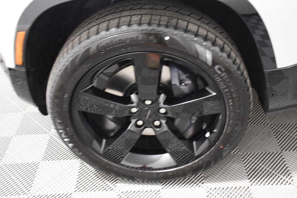 New 2026 Borasco Grey Land Rover X-Dynamic SE image 11