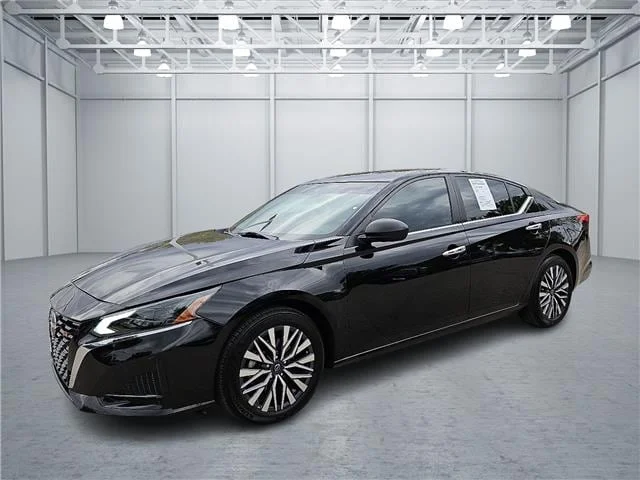 Used 2025 Super Black Nissan SV image 1