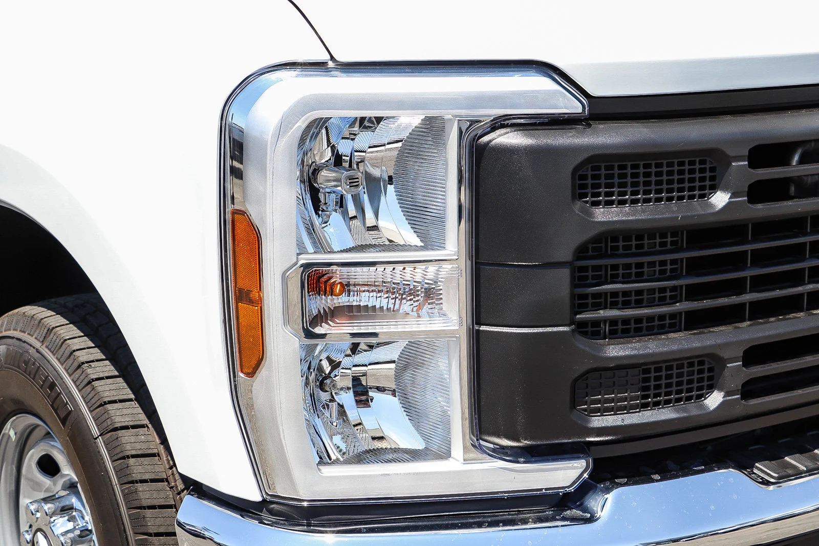 New 2026 Oxford White Ford F-250® XL image 4
