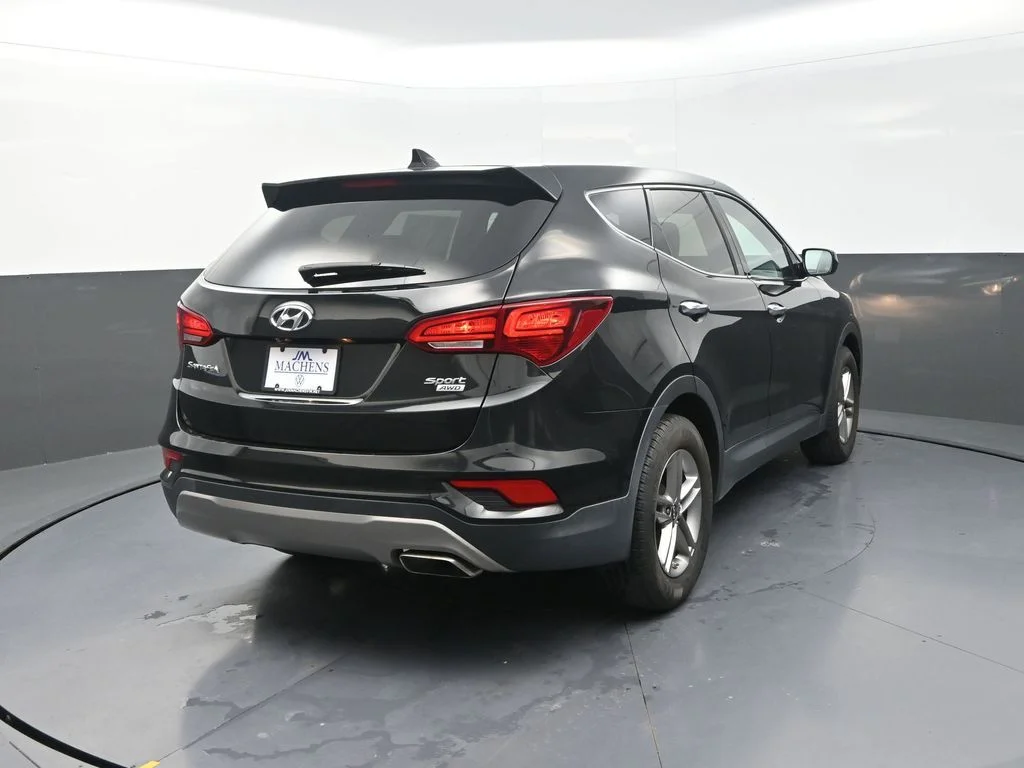 Used 2017 Black Hyundai 2.4 Base image 10