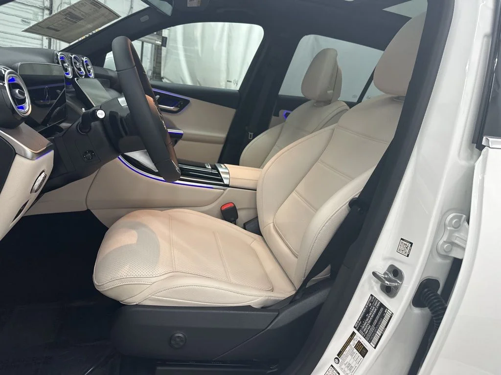 Used 2026 White Mercedes-Benz GLC 300 image 19