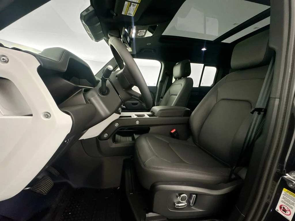 New 2026 Carpathian Grey Land Rover X-Dynamic SE image 20