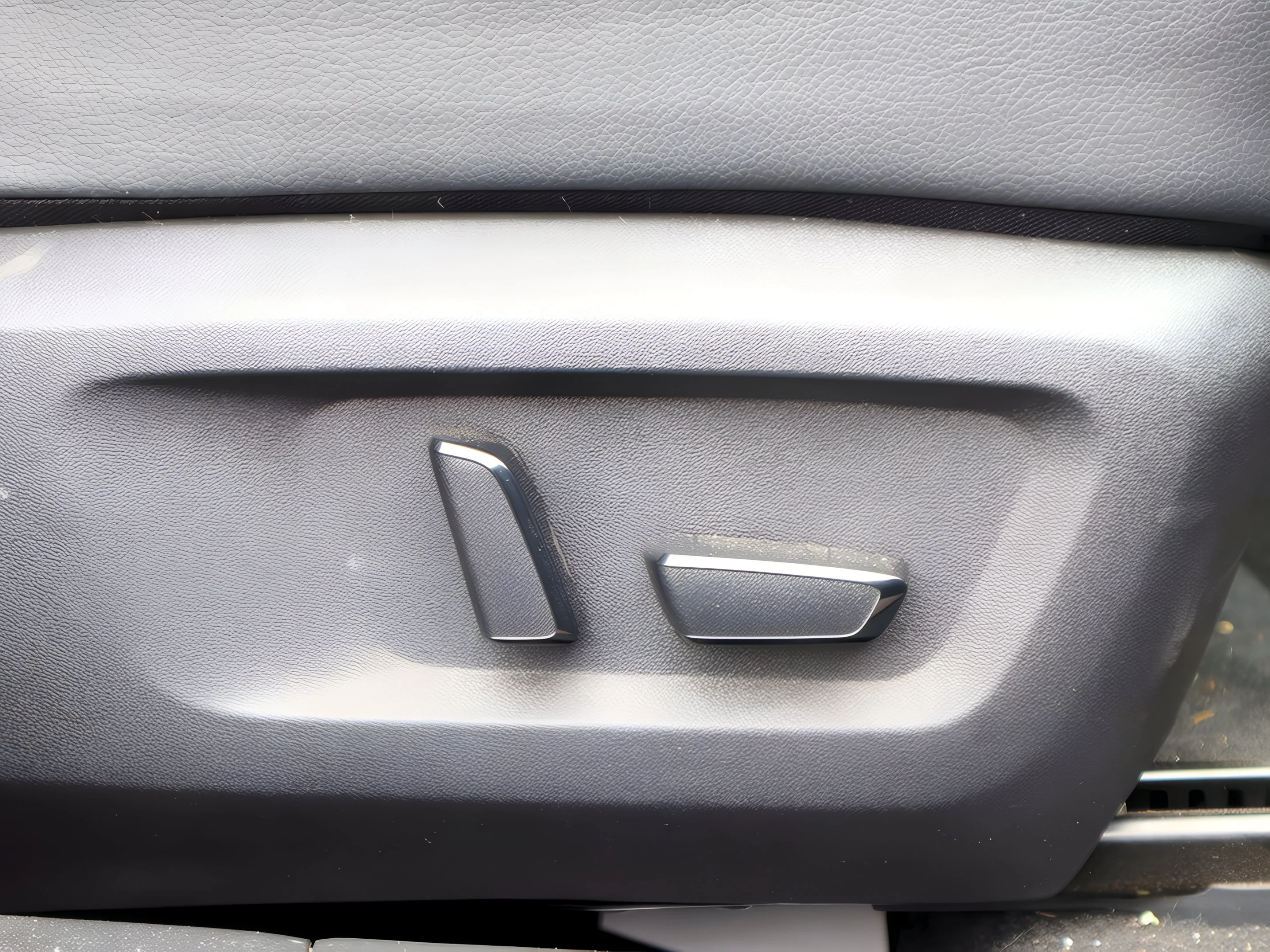 2025 Nissan Rogue SL - Photo 23