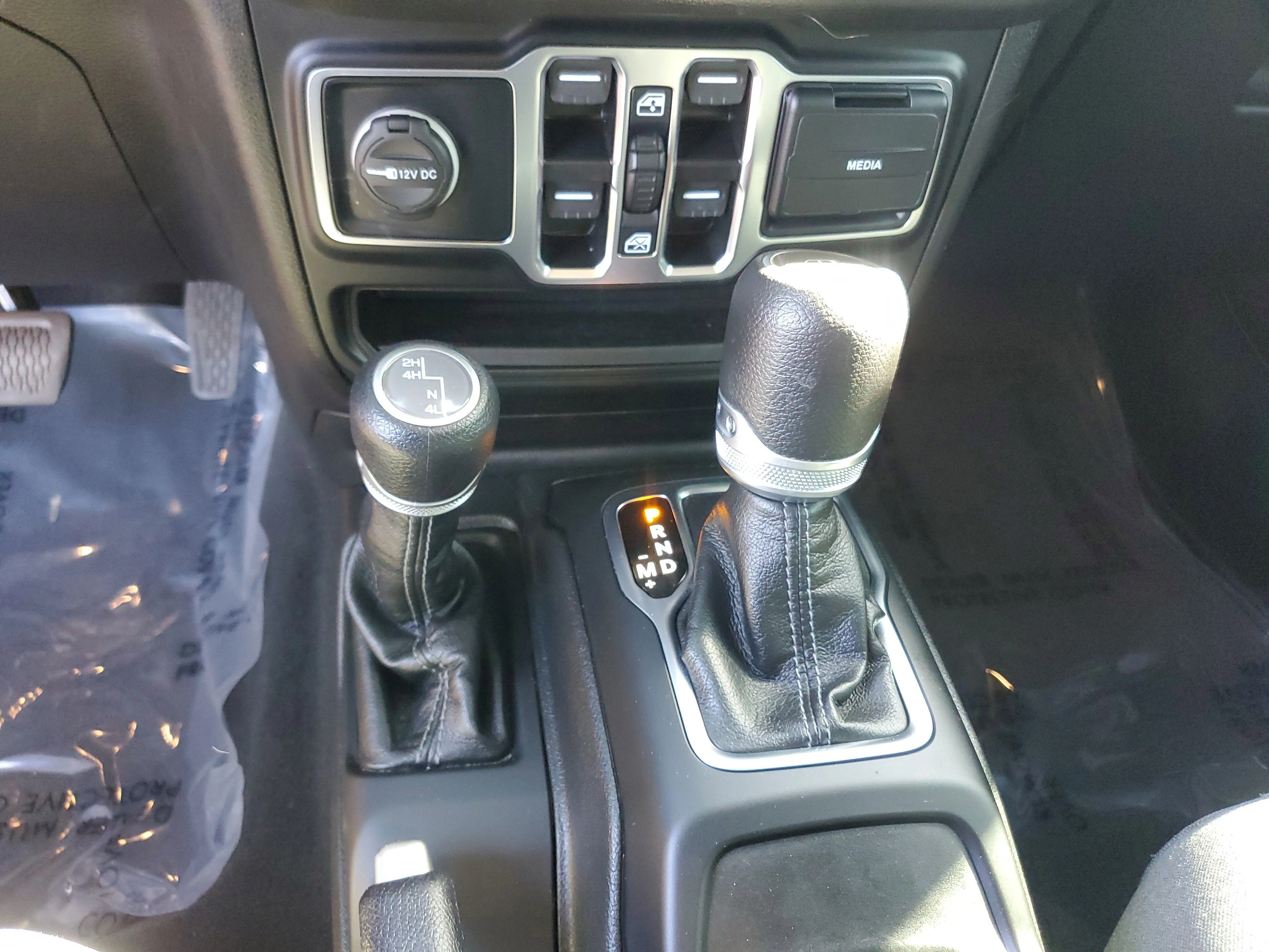 Used 2024 Gray Jeep Sport S image 19