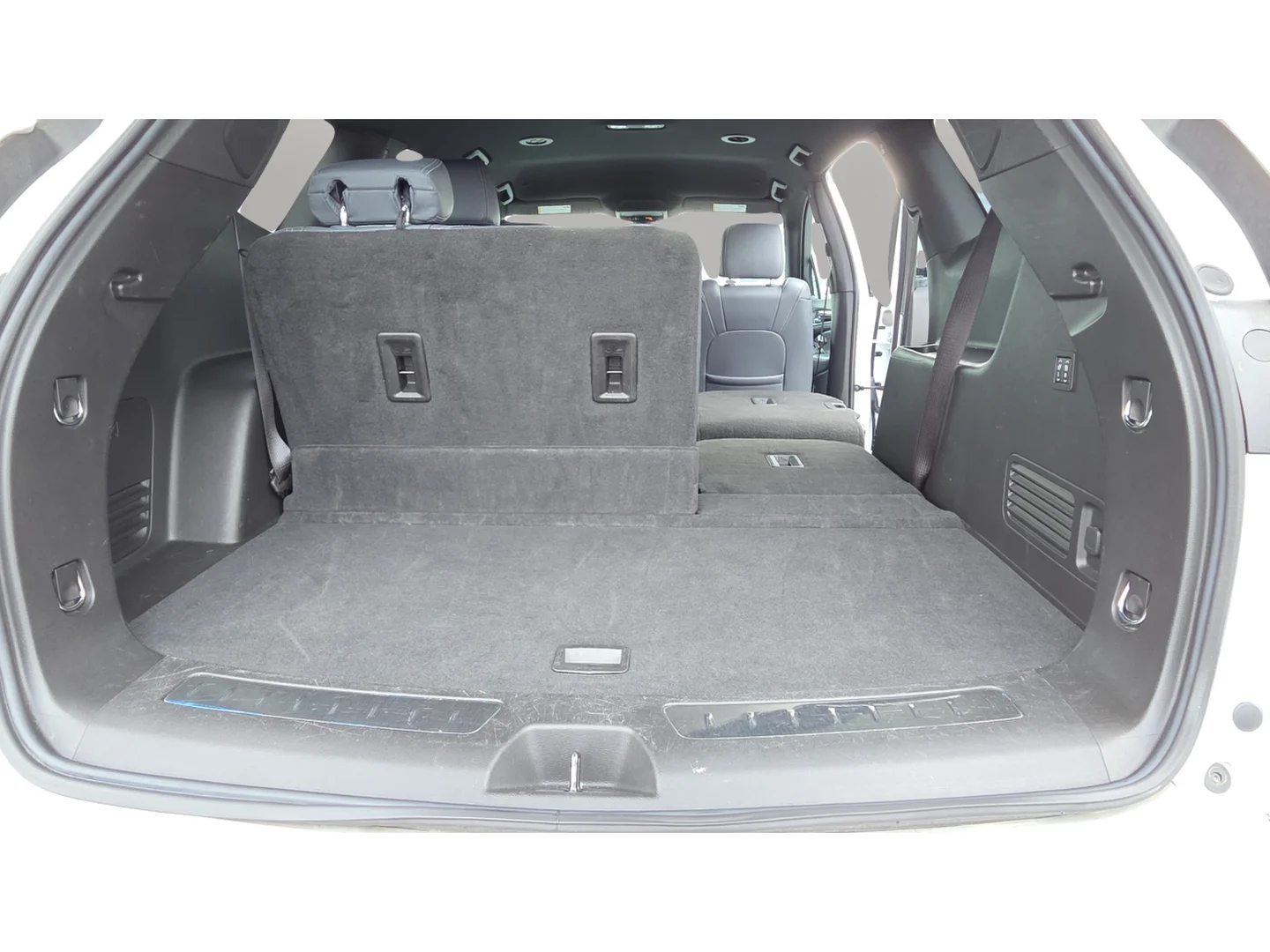 Used 2024 White Buick Premium Group image 20