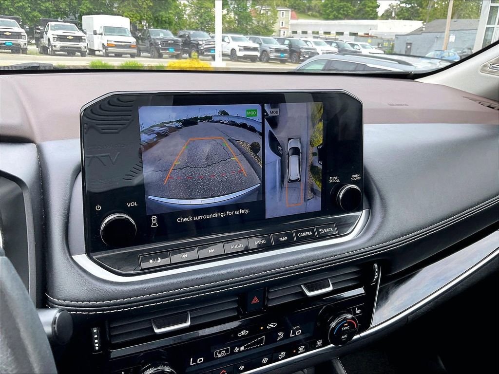 Used 2023 Gray Nissan SL image 19