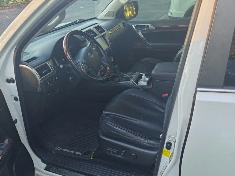 Used 2017  Lexus 460 image 4