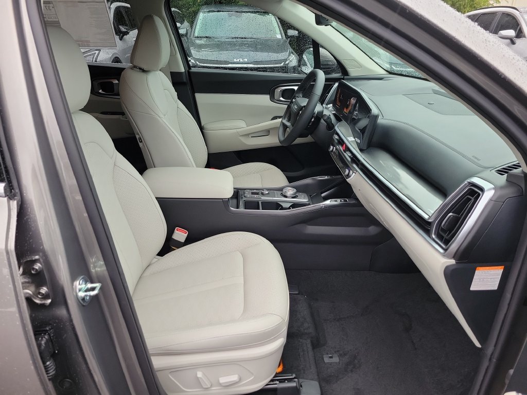 New 2026 Volcanic Sand Kia EX image 7