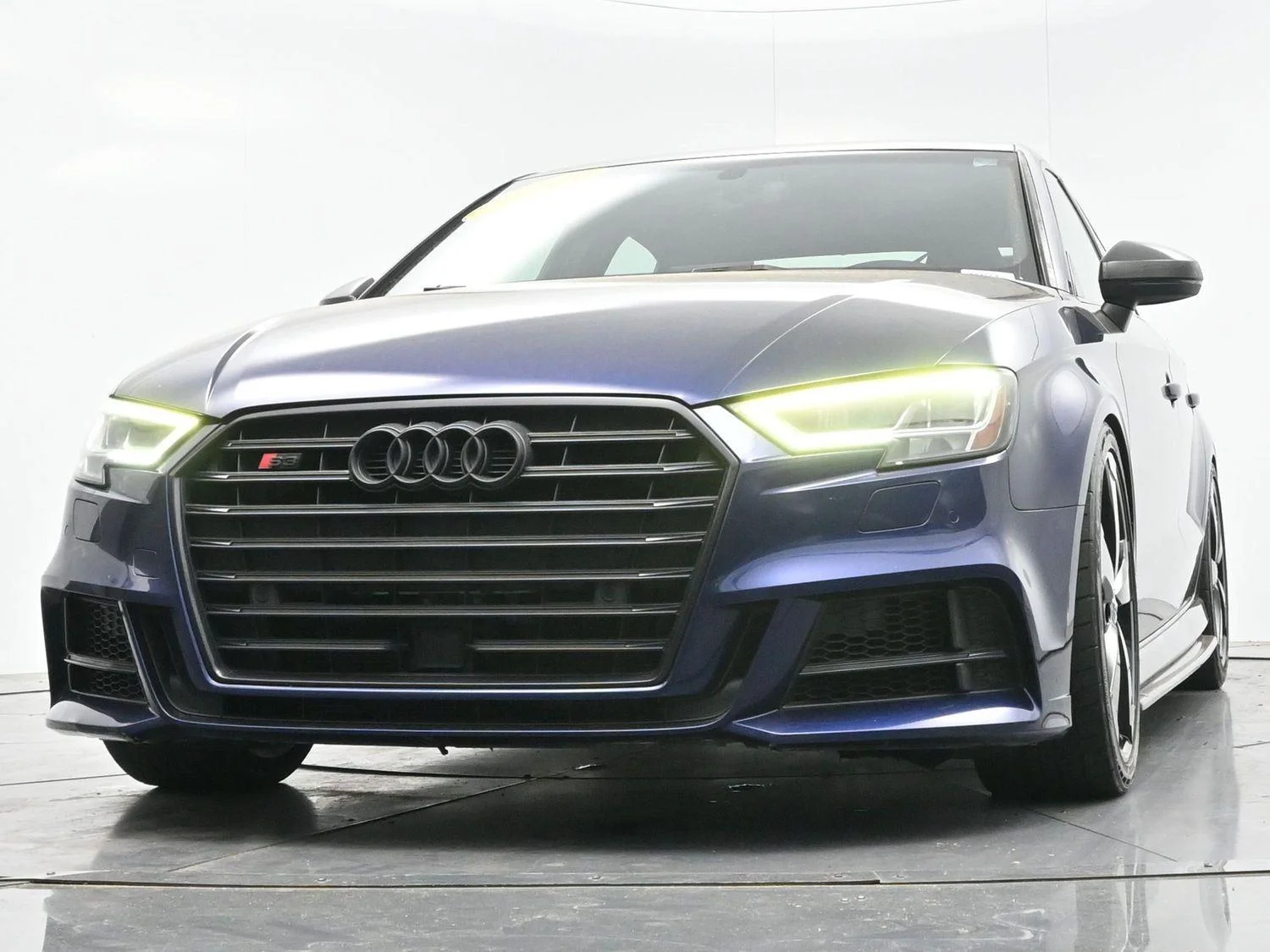 Used 2019 Navarra Blue Metallic Audi Premium Plus image 44