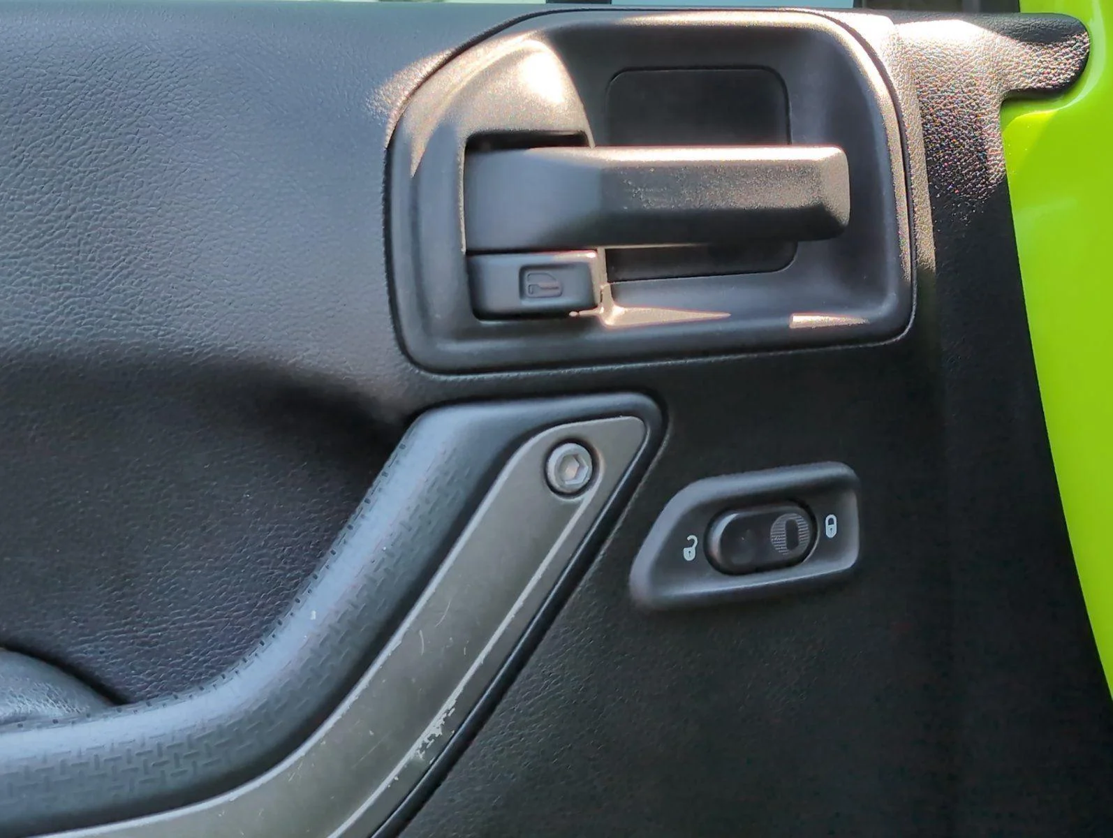 Used 2013 Gecko Pearl Jeep Sport image 20