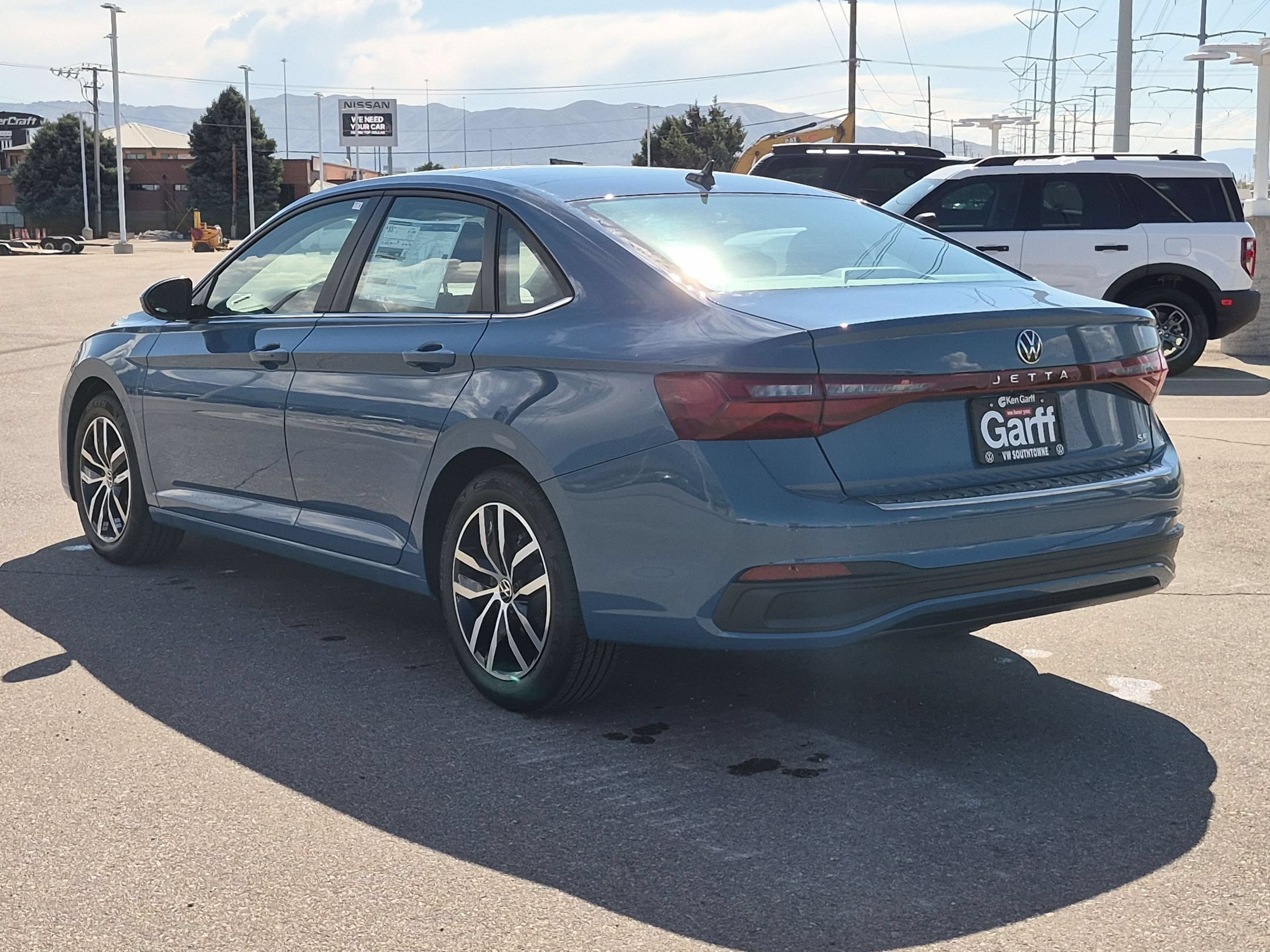 New 2027 Monterey Blue Pearl Volkswagen SE image 5