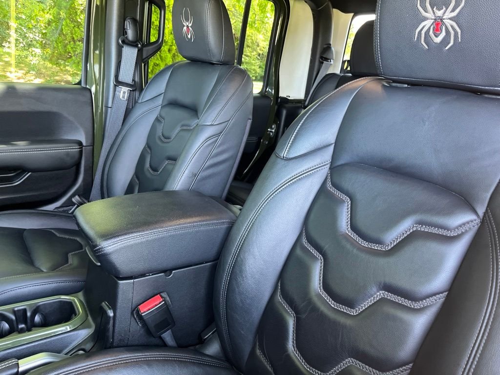 Used 2021 Green Clearcoat Jeep Overland image 4