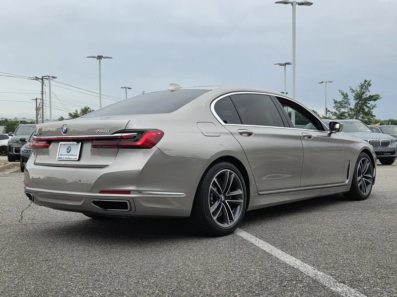 Used 2022 Silver Metallic BMW 750I XDRIVE SEDAN image 4