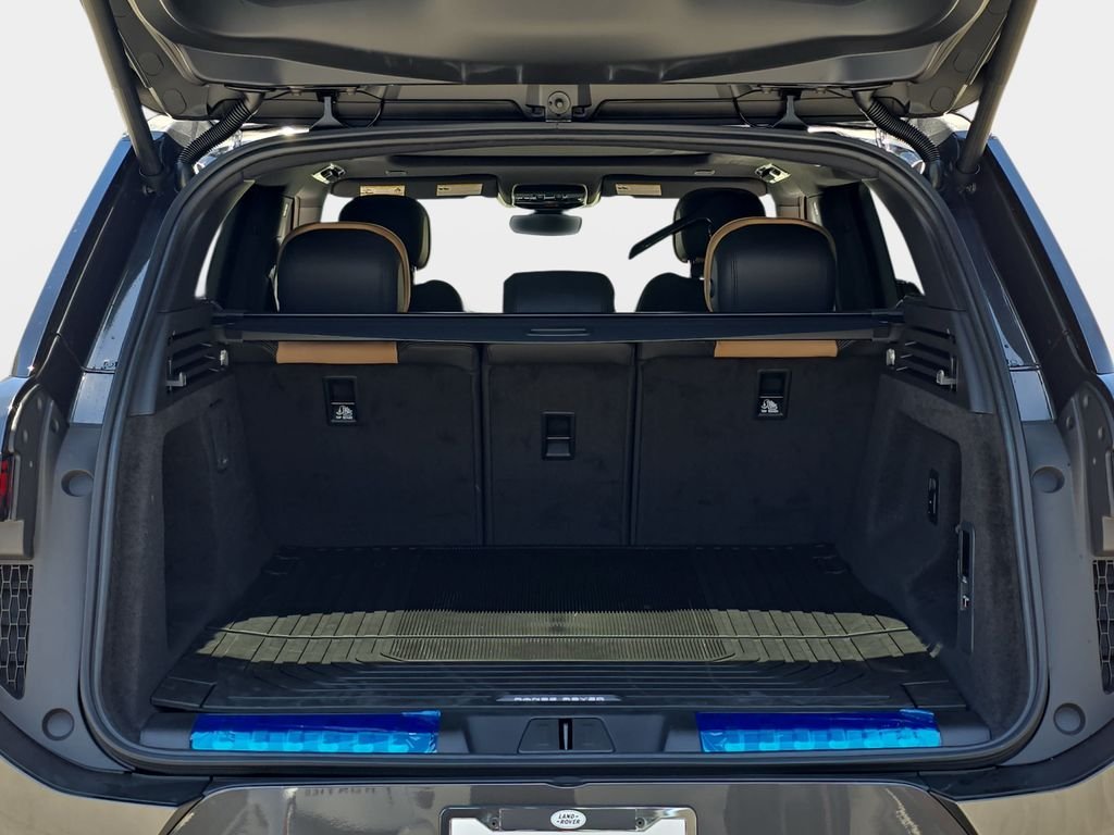 New 2026 Carpathian Grey Land Rover Dynamic SE image 12