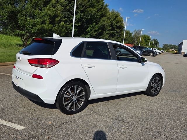 Used 2018 White Hyundai Base image 13