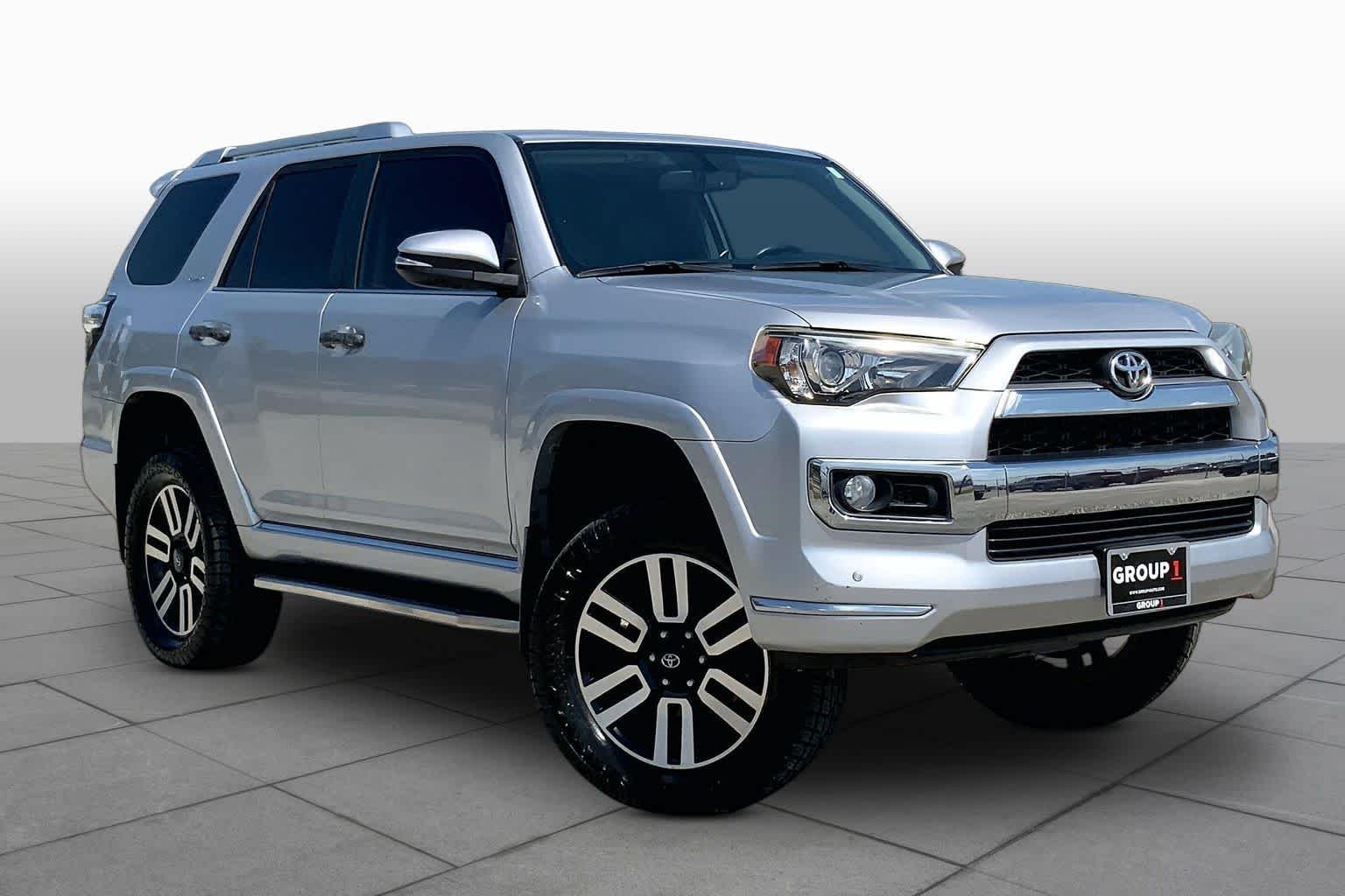 Used 2017 Classic Silver Metallic Toyota Limited image 3