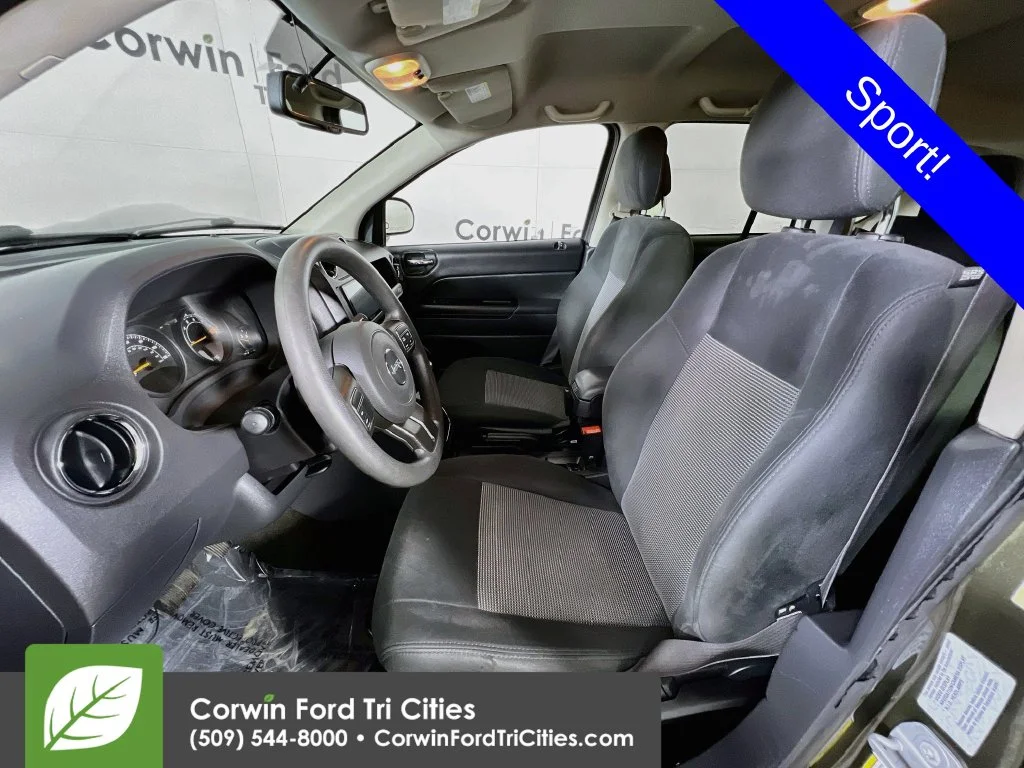 Used 2016 Green Jeep Sport image 21