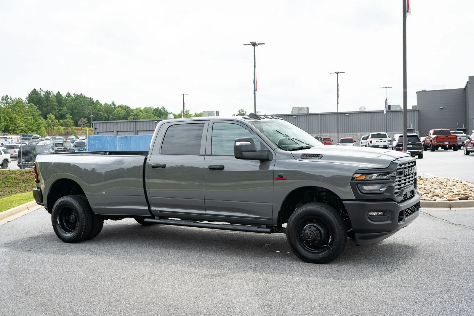 New 2026 Ceramic Gray Clear-Coat Exterior Paint RAM Tradesman image 12