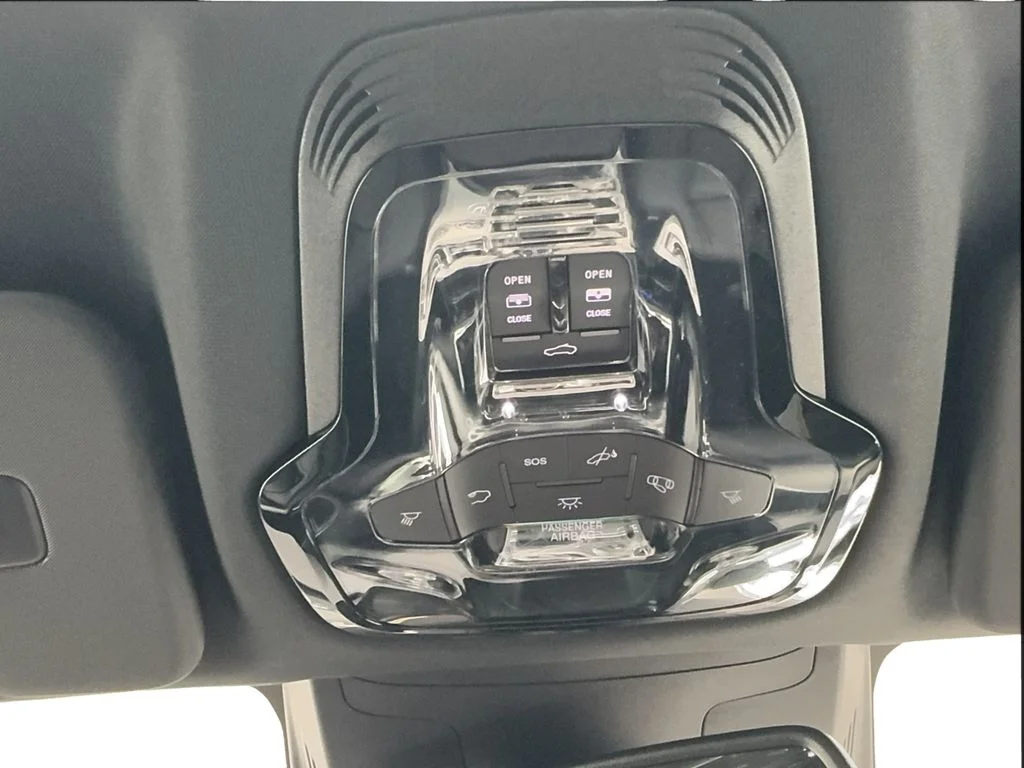 2025 Alfa Romeo Stelvio Base - Photo 23