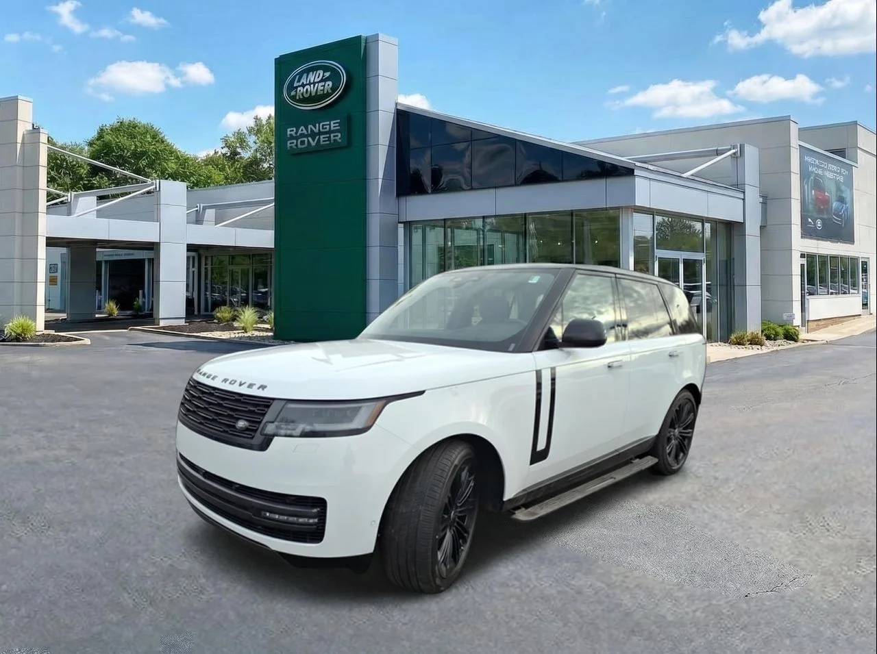 New 2025 Fuji White LAND ROVER SE image 1