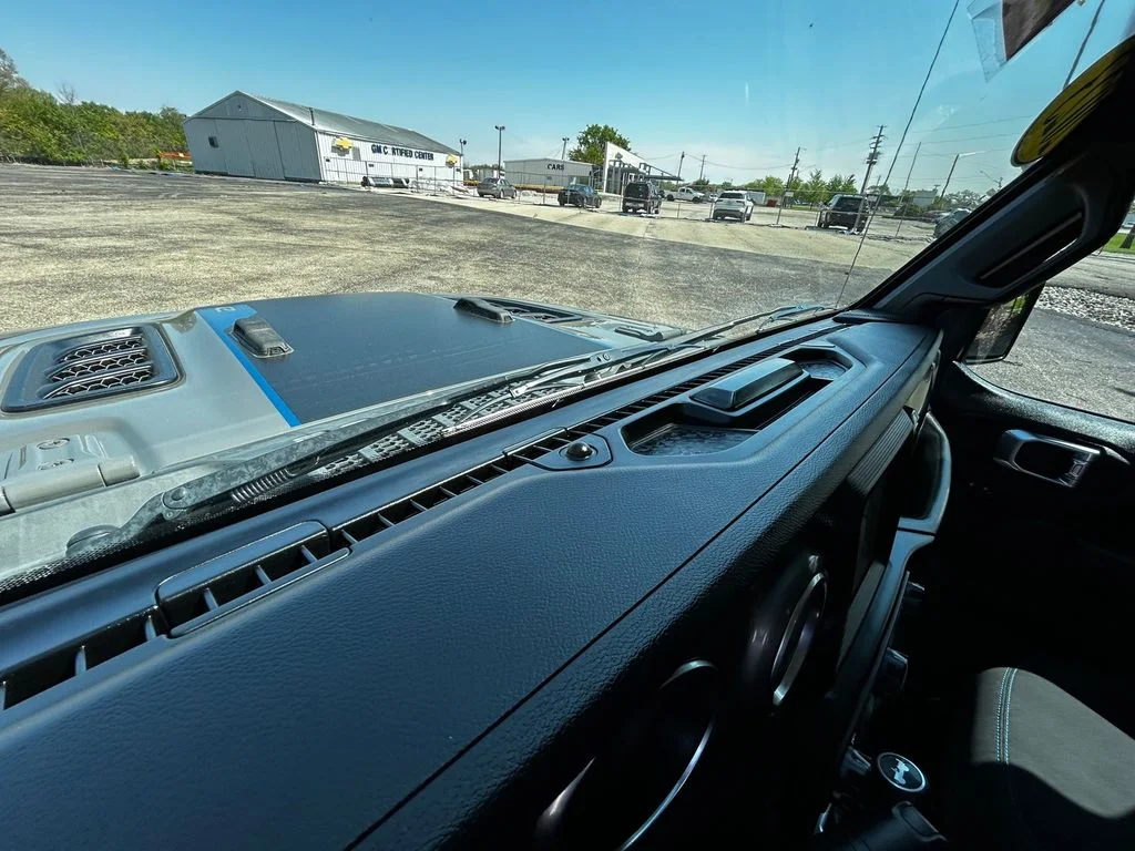Used 2023 Gray Jeep Rubicon 4xe image 7