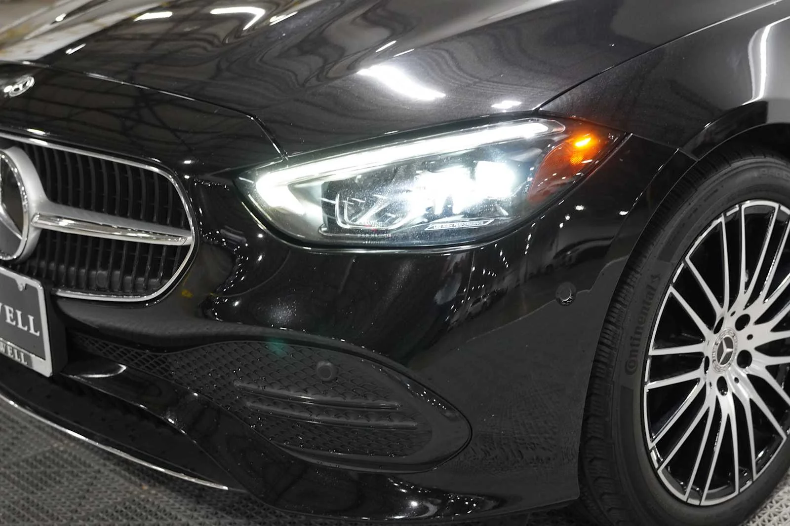 Used 2022 Obsidian Black Metallic Mercedes-Benz C 300 image 4
