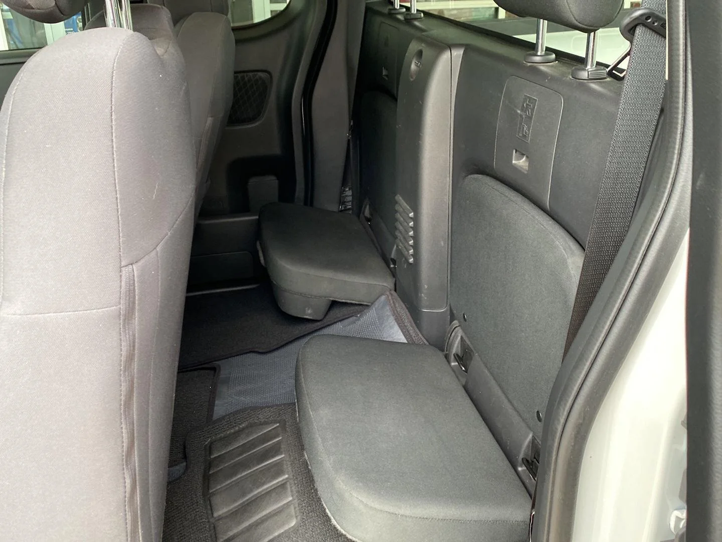 Used 2023 Glacier White Nissan S image 12