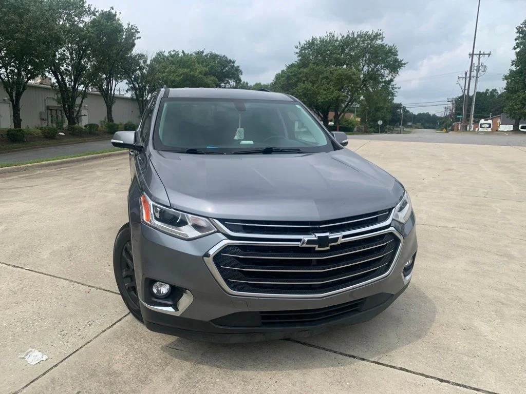 Used 2019 Gray Chevrolet LT image 4