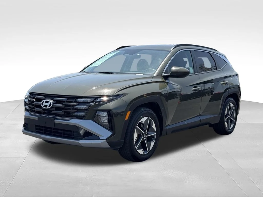 Used 2025 Green Hyundai SEL image 5