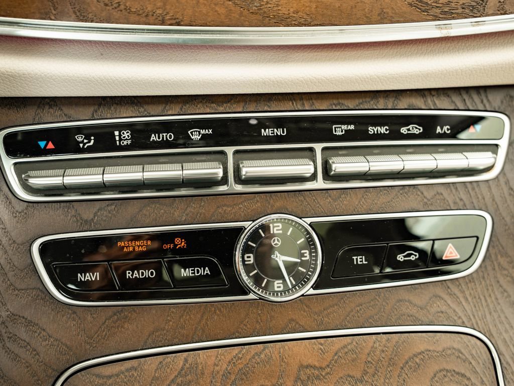 Used 2018 White Mercedes-Benz E 400 Wagon image 37