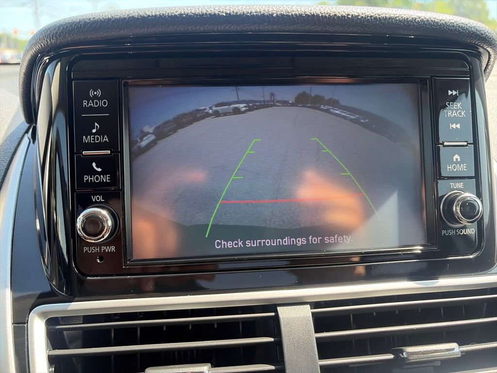 Used 2020 Silver Mitsubishi ES image 19