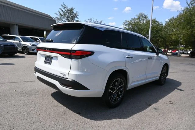 Certified Used 2025 WIND CHILL PEARL Lexus 350 Premium image 3