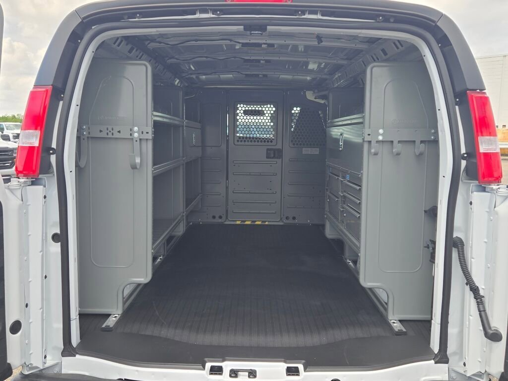 2025 Chevrolet Express Cargo Work Van - Photo 13