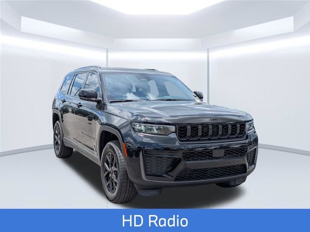 New 2026 Diamond Black Crystal Pearl-Coat Exterior Paint Jeep Altitude image 9