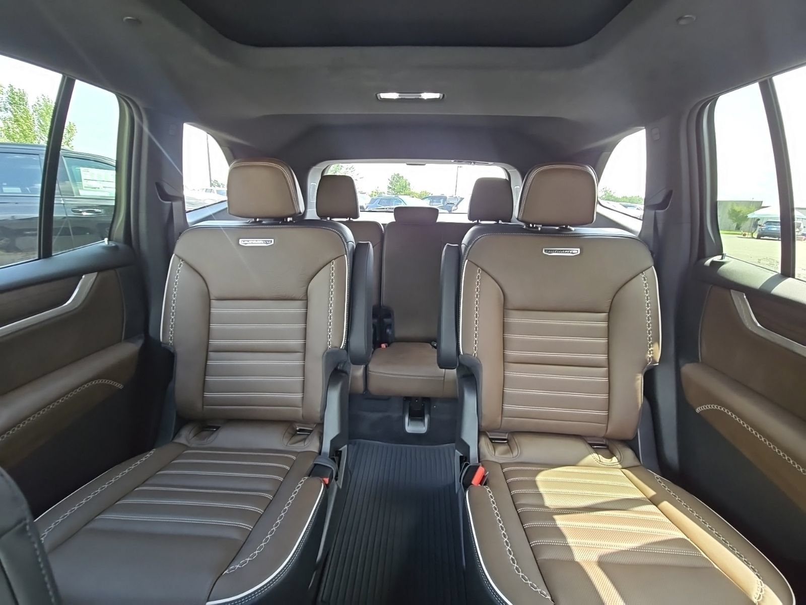 2026 GMC Acadia Denali Ultimate - Photo 33