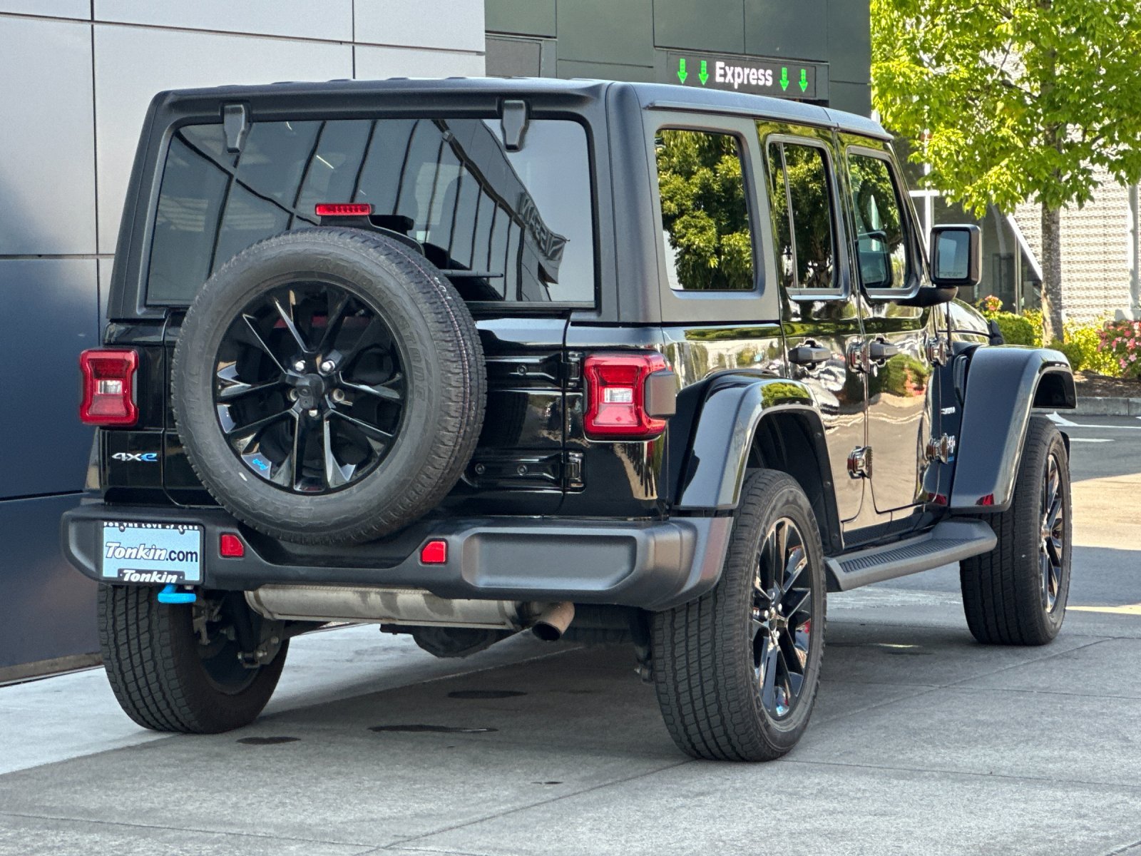 Used 2023 Black Clearcoat Jeep Sahara 4xe image 4