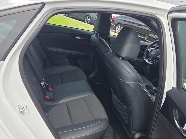Used 2024 White Kia GT-Line image 14
