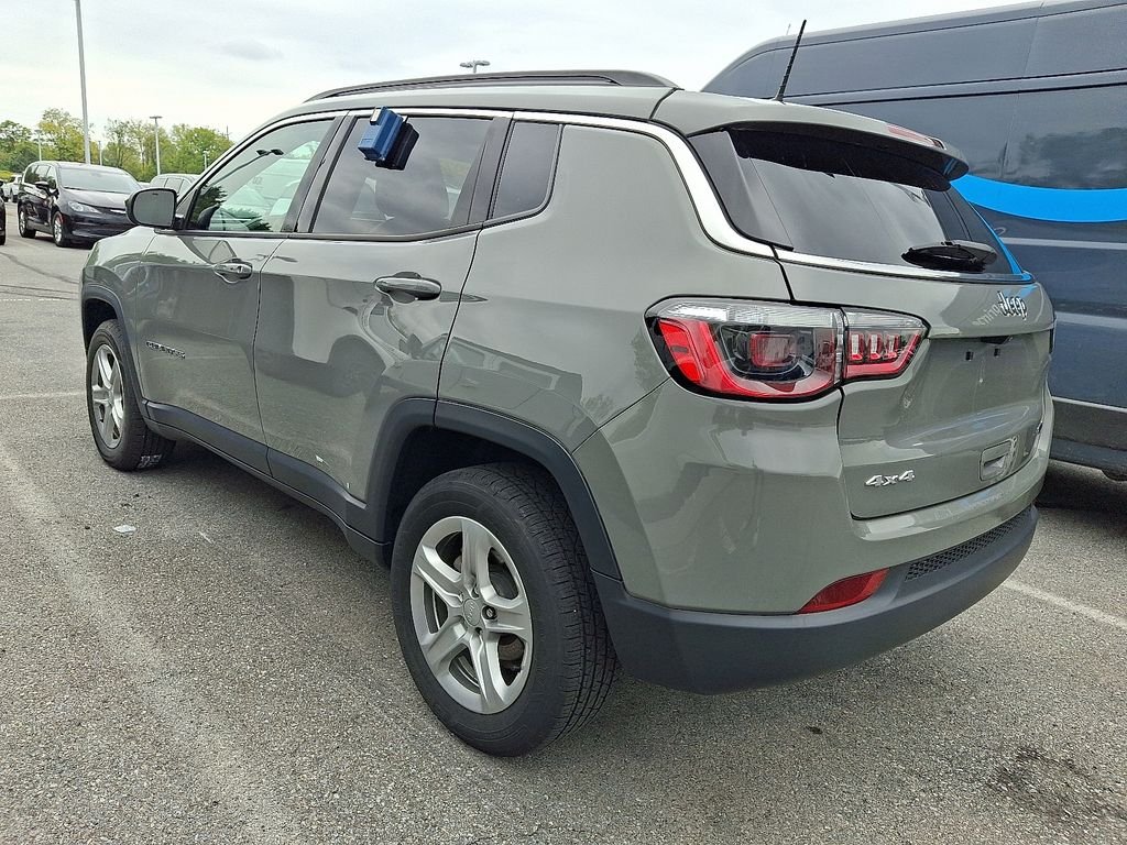 Used 2023 Gray Jeep Latitude image 4