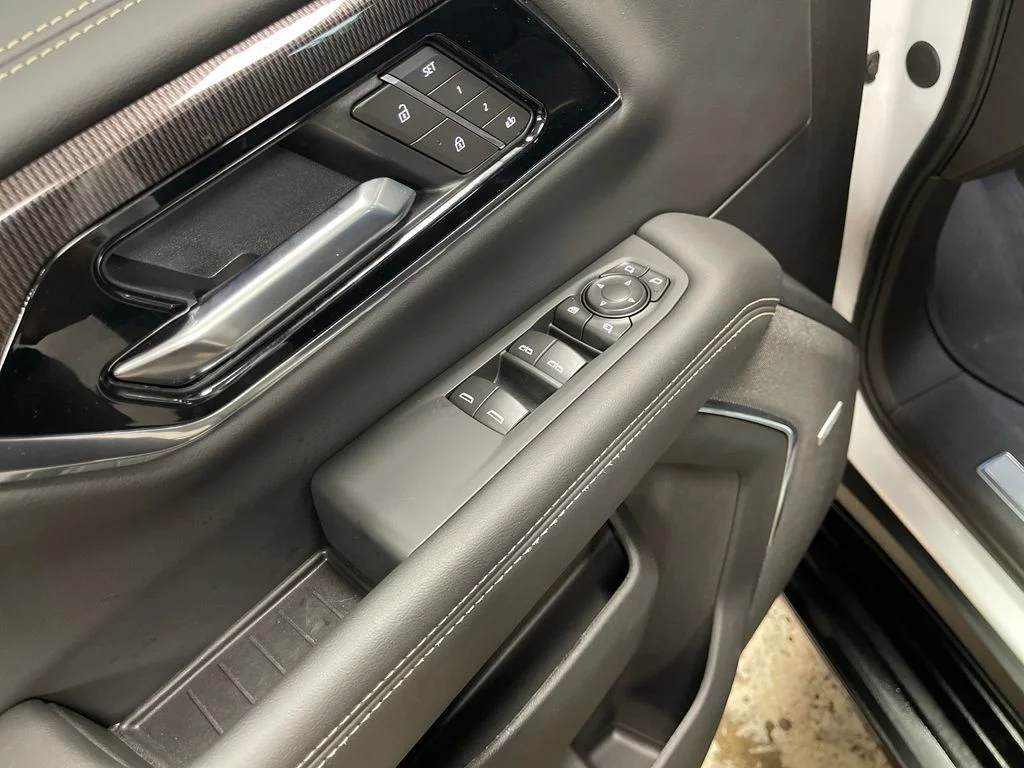 Used 2026 White GMC Elevation image 16
