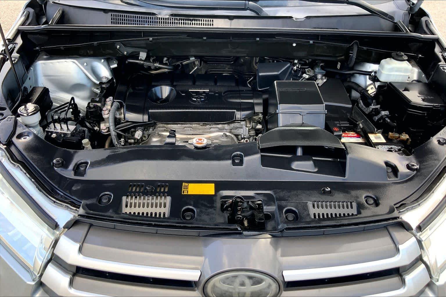 Used 2019 Celestial Silver Metallic Toyota LE image 31