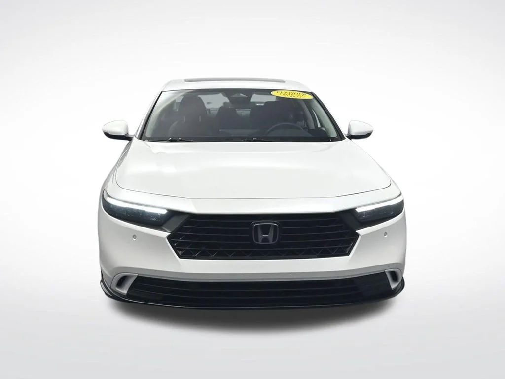 Certified Used 2025 Platinum White Pearl Honda EX-L image 10