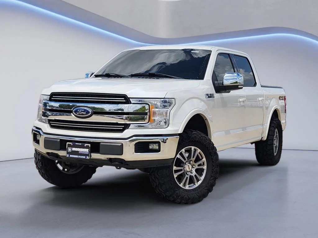 Used 2018 White Platinum Metallic Tri-Coat Ford LARIAT image 2