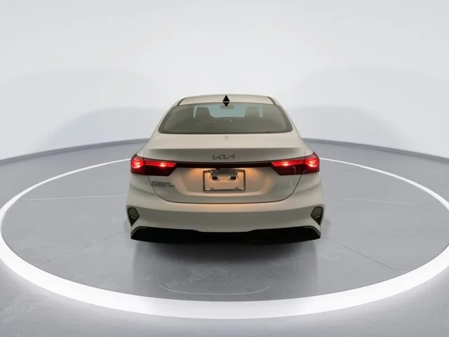 Used 2023 White Kia LXS image 5