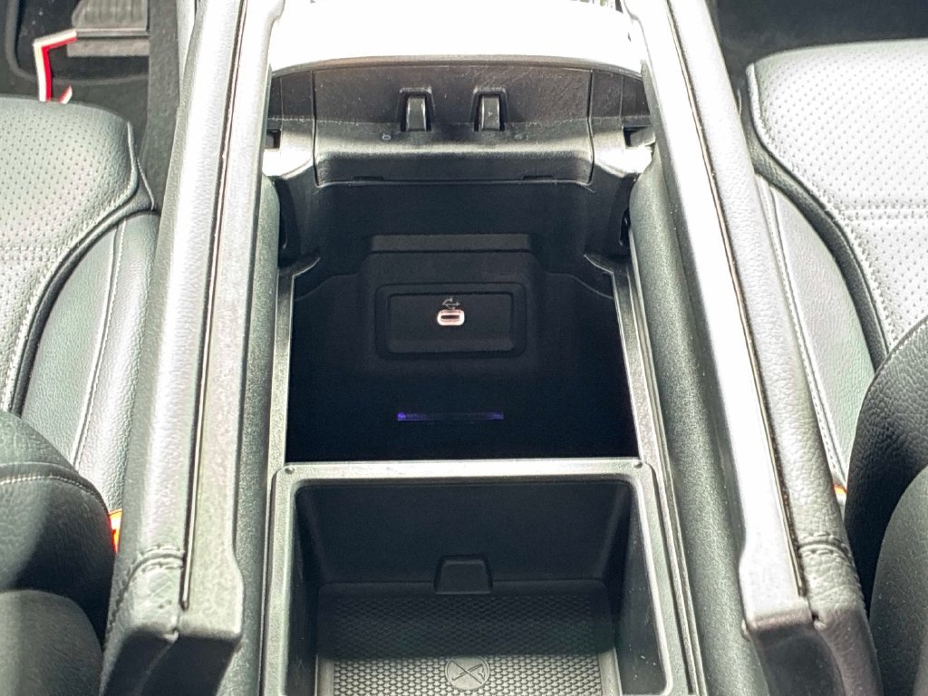 Used 2025  Mercedes-Benz GLC 300 image 16