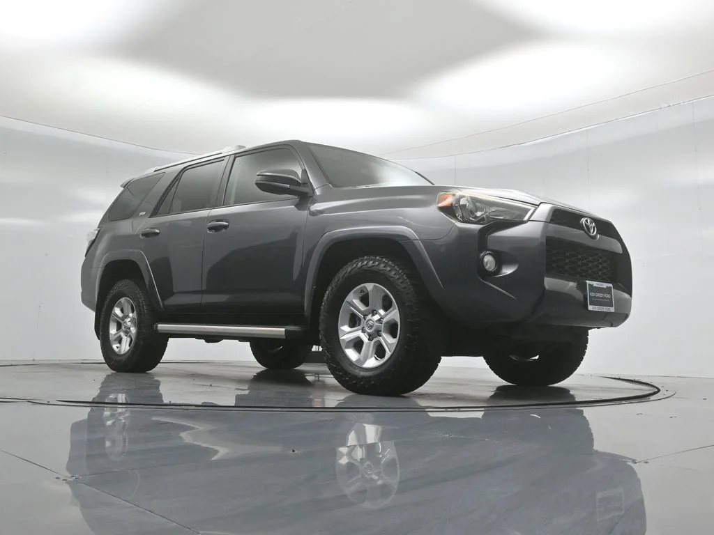 Used 2014 Gray Toyota SR5 image 42