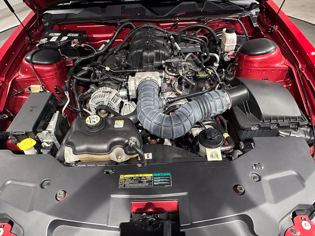 Used 2010 Red Ford V6 image 22